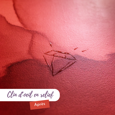 Détail en relief de ce décor rubis à Bayeux en Normandie